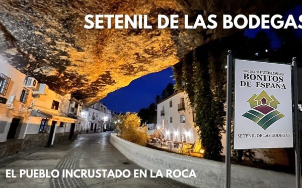 Explora la encantadora Plaza Andalucía en Setenil de las Bodegas